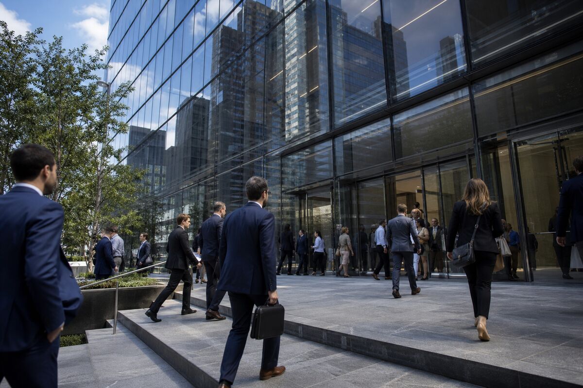 American Express Workforce Cuts Put Consumer Spending Outlook Under the Microscope