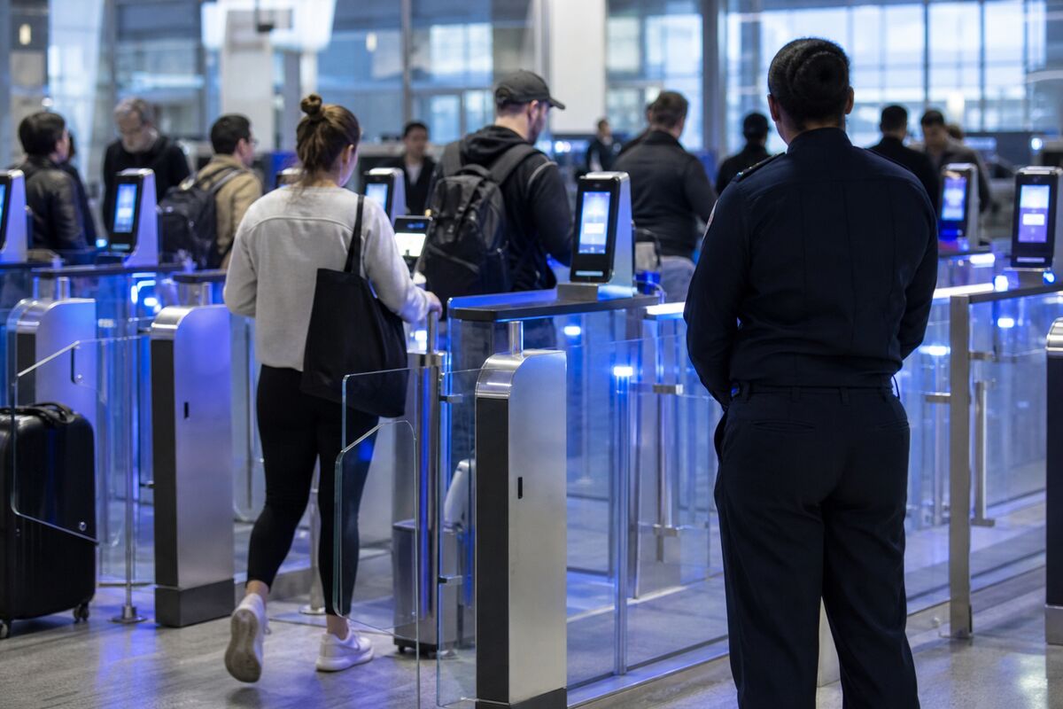 Frontier’s 71% Airfare Increase Puts Budget Travel Demand to the Test
