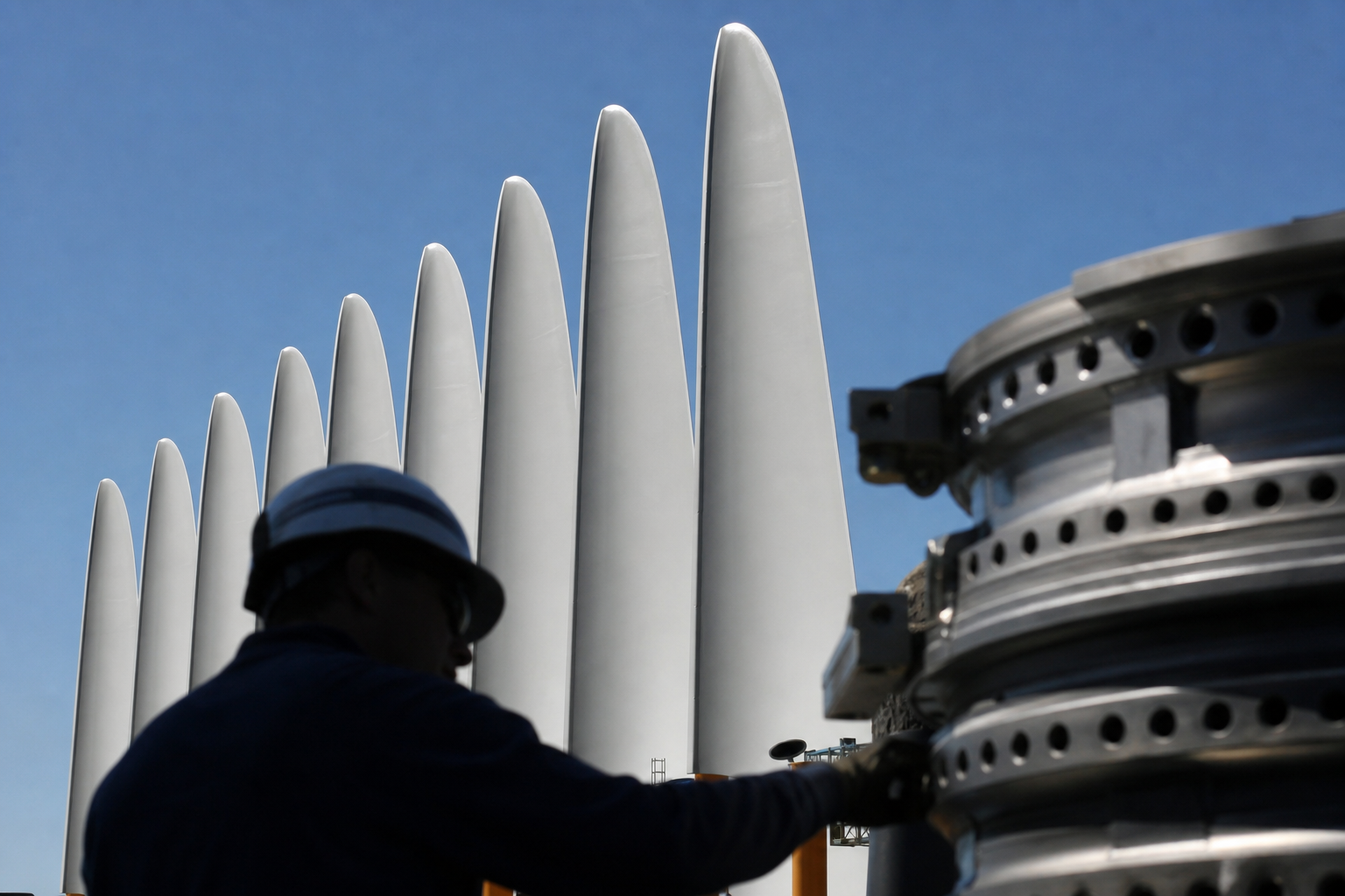 GE Vernova's Stunning Run Hits a Valuation Wall—What Traders Need to Know