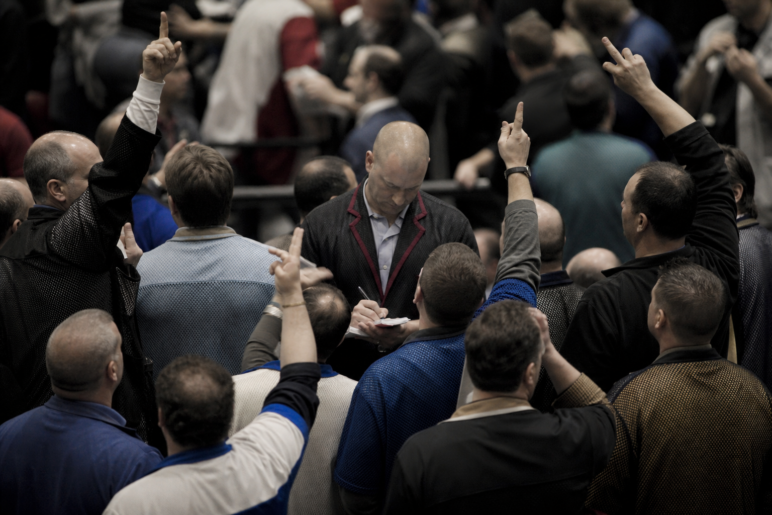 VIX Hedging Rises as Treasury Yields, Oil and Seasonal Volatility Raise Risk for US Stocks