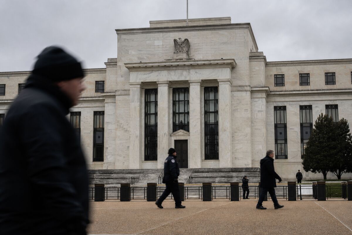 Fed Decision Looms as 10-Year Treasury Yield Holds Above 5%