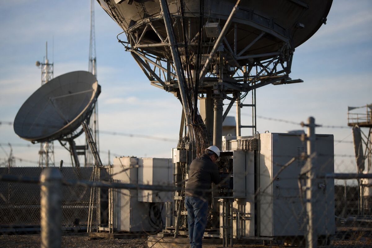 FCC Approval Eases a Major Regulatory Hurdle for the Paramount-Warner Bros. Deal