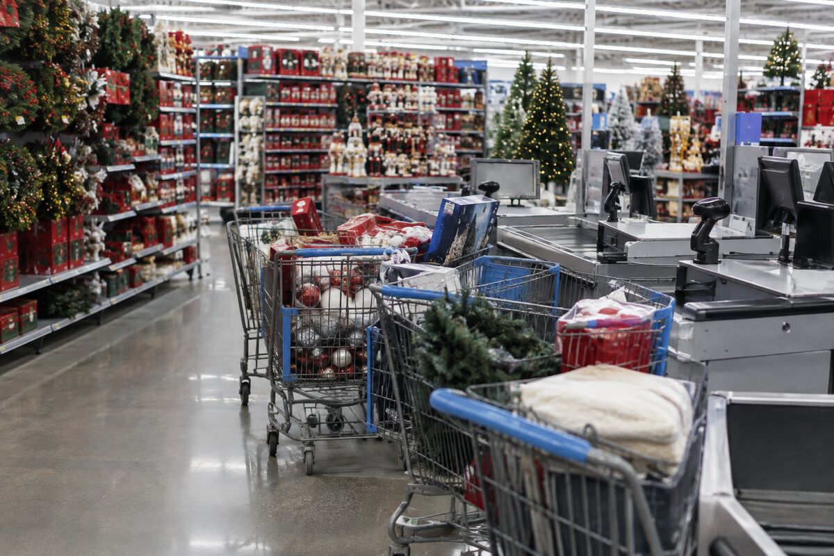 Holiday Sales Set to Top $1 Trillion as Investors Separate Inflation From Real Demand