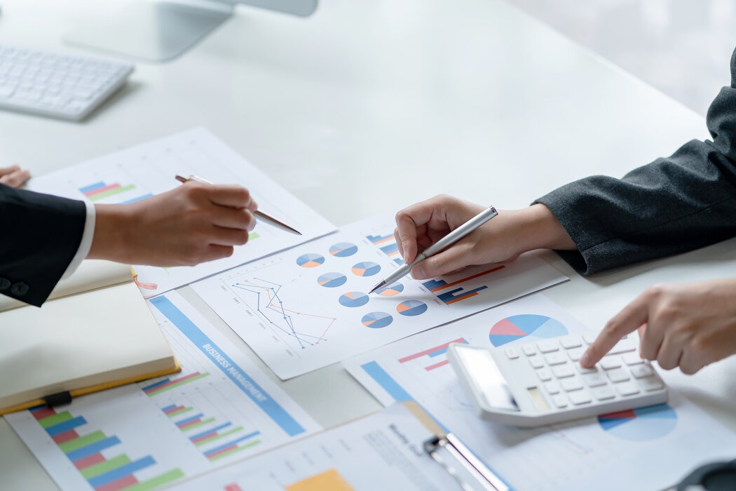 The Power of Fundamental Analysis: A Beginner's Guide to Understanding and Implementing this Essential Investment Strategy
